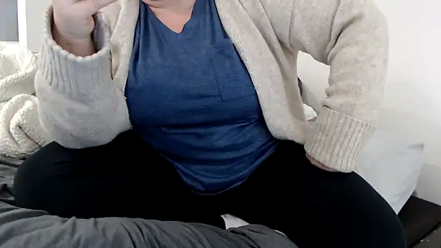 sweeti Em online show from February 8, 2026, 6:05 pm