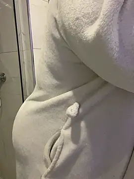 sweeti Em online show from April 20, 2026, 6:53 pm