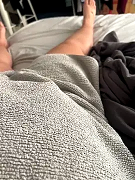 sweeti Em online show from November 29, 2025, 9:42 am