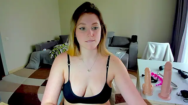 Snapshot of GarryHill chatting on March 27, 2026, 8:26 am GarryHill online show from March 27, 2026, 8:26 am