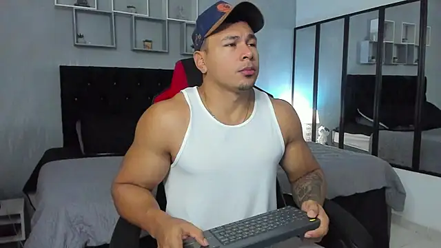 Snapshot of tyler_hank01 chatting on October 11, 2025, 11:55 am tyler hank01 online show from October 11, 2025, 11:55 am