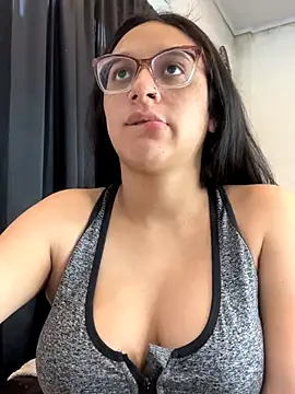 Snapshot of Ninnfa chatting on October 7, 2025, 9:05 pm Ninnfa online show from October 7, 2025, 9:05 pm