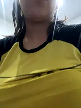 Snapshot of Ninnfa chatting on November 11, 2025, 5:08 pm Ninnfa online show from November 11, 2025, 5:08 pm