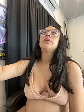 Snapshot of Ninnfa chatting on October 10, 2025, 10:54 pm Ninnfa online show from October 10, 2025, 10:54 pm