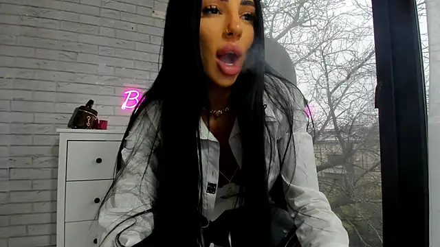 Snapshot of Britney_Charm_ chatting on December 3, 2025, 6:36 am Britney Charm online show from December 3, 2025, 6:36 am