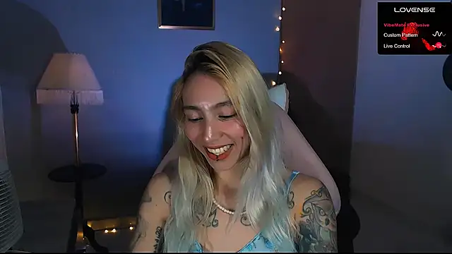 Snapshot of Saucy_Jenn chatting on February 1, 2025, 2:16 am Saucy Jenn online show from February 1, 2025, 2:16 am