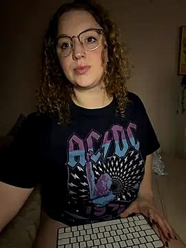 EmmieRae online show from December 21, 2025, 9:59 pm