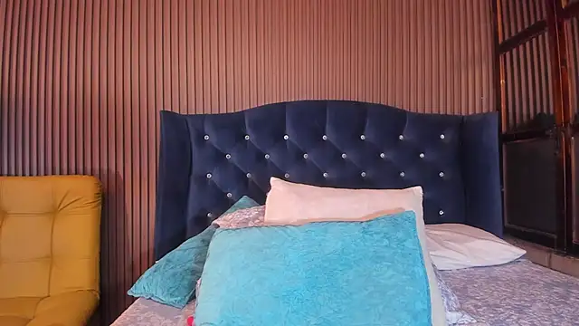 JuliaDawson  online show from March 8, 2025, 12:44 am