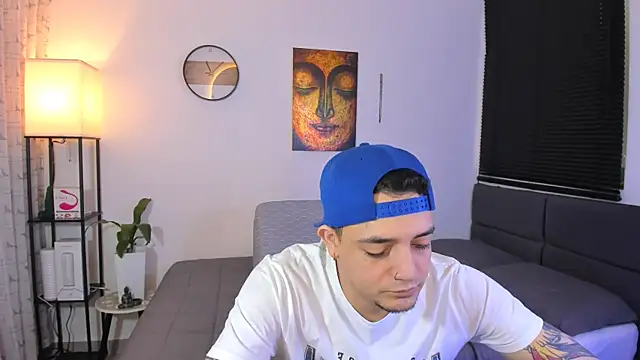 Snapshot of alejandro_calderon1 chatting on July 6, 2026, 6:54 pm alejandro calderon1 online show from July 6, 2026, 6:54 pm
