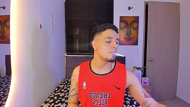 alejandro calderon1 online show from March 24, 2026, 2:22 am