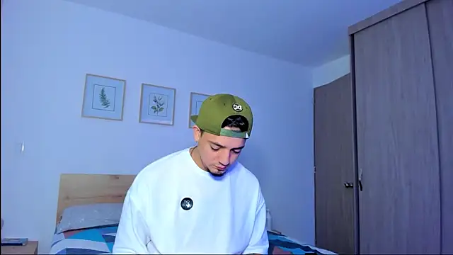 alejandro calderon1 online show from November 29, 2025, 8:47 am