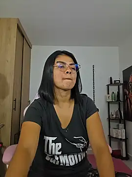 Snapshot of Hannah-grace chatting on May 25, 2026, 1:10 pm Hannah-grace online show from May 25, 2026, 1:10 pm
