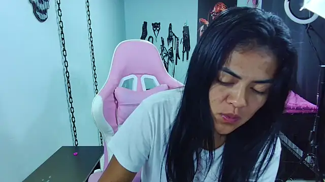 Hannah-grace online show from March 10, 2025, 11:34 am