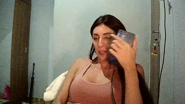 Snapshot of AlexiaDuucan chatting on October 9, 2025, 2:12 am AlexiaDuucan online show from October 9, 2025, 2:12 am