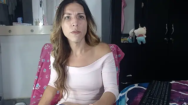 Snapshot of aleera_starxx982 chatting on November 3, 2025, 3:45 am aleera starxx982 online show from November 3, 2025, 3:45 am