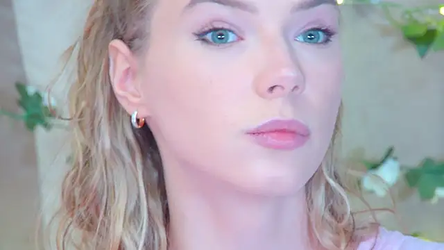 GentleRossi online show from April 11, 2026, 3:05 pm