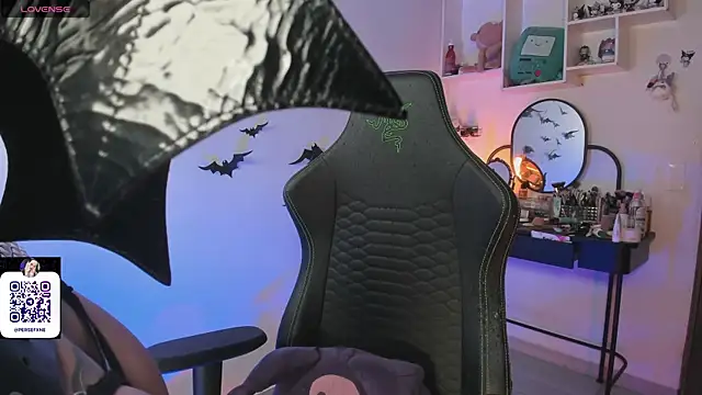 Snapshot of damnliciousss chatting on November 11, 2025, 11:42 pm damnliciousss online show from November 11, 2025, 11:42 pm