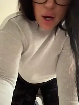 MeghanXO online show from November 25, 2025, 3:23 pm