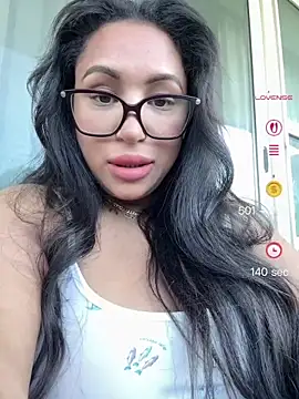 Snapshot of MeghanXO chatting on July 8, 2026, 1:34 pm MeghanXO online show from July 8, 2026, 1:34 pm