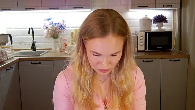 Veronika Mitchel online show from October 19, 2025, 12:30 pm