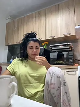 Snapshot of Scarlett-Dream chatting on October 2, 2025, 5:00 am Scarlett-Dream online show from October 2, 2025, 5:00 am