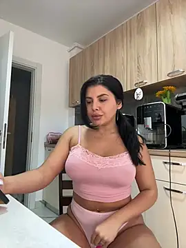 Snapshot of Scarlett-Dream chatting on July 24, 2026, 8:21 am Scarlett-Dream online show from July 24, 2026, 8:21 am