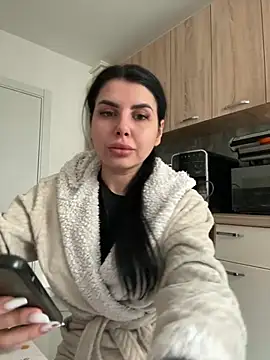 Snapshot of Scarlett-Dream chatting on February 26, 2025, 8:28 am Scarlett-Dream online show from February 26, 2025, 8:28 am