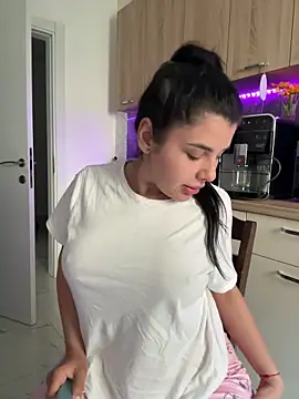 Scarlett-Dream online show from April 16, 2026, 5:52 am