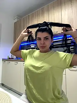 Snapshot of Scarlett-Dream chatting on October 14, 2025, 5:41 am Scarlett-Dream online show from October 14, 2025, 5:41 am
