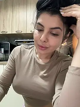 Snapshot of Scarlett-Dream chatting on January 26, 2025, 1:58 pm Scarlett-Dream online show from January 26, 2025, 1:58 pm