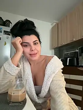 Snapshot of Scarlett-Dream chatting on September 26, 2025, 5:14 am Scarlett-Dream online show from September 26, 2025, 5:14 am
