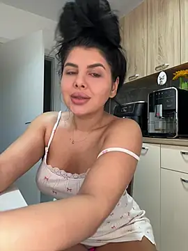 Snapshot of Scarlett-Dream chatting on August 10, 2026, 6:09 am Scarlett-Dream online show from August 10, 2026, 6:09 am