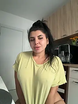 Snapshot of Scarlett-Dream chatting on September 23, 2025, 5:14 am Scarlett-Dream online show from September 23, 2025, 5:14 am