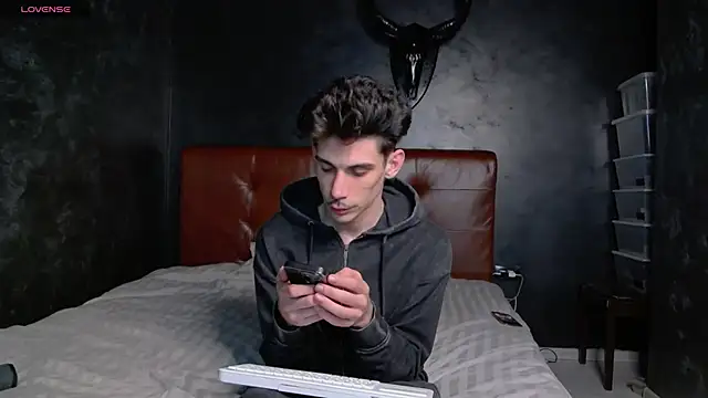 DanielCrush1 online show from April 30, 2026, 8:57 pm