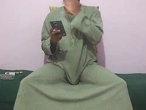 foxsanSs online show from November 4, 2025, 11:41 pm