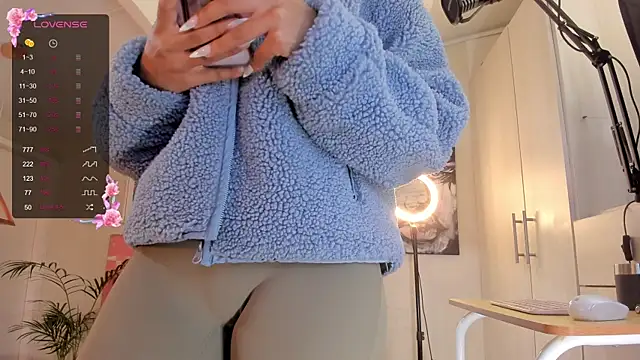 Snapshot of catalinasaiz chatting on March 7, 2025, 2:01 pm catalinasaiz online show from March 7, 2025, 2:01 pm