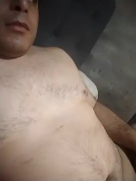 Tonilp1984 online show from April 24, 2026, 8:00 pm