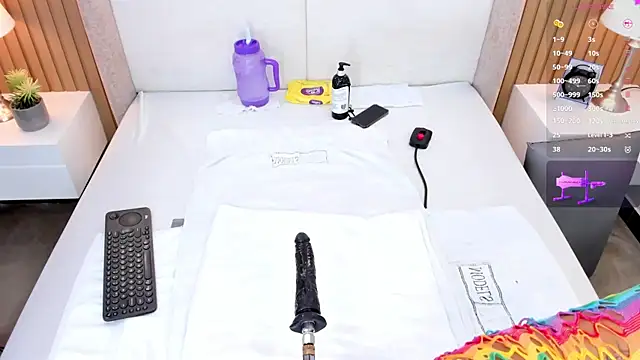 Snapshot of bounce_katty chatting on November 6, 2025, 8:35 pm bounce katty online show from November 6, 2025, 8:35 pm