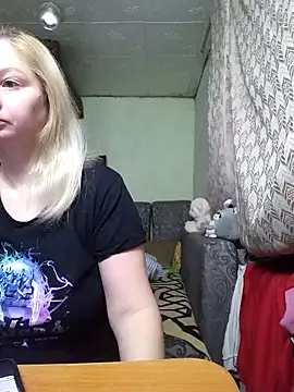 Snapshot of BustyBlond chatting on February 8, 2026, 4:43 am BustyBlond online show from February 8, 2026, 4:43 am