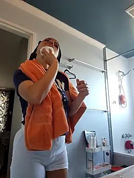 Snapshot of RuggyRackz chatting on October 28, 2025, 4:17 pm RuggyRackz online show from October 28, 2025, 4:17 pm