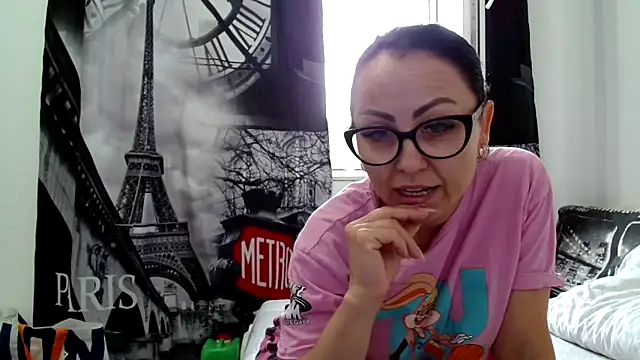 Snapshot of Anne30 chatting on May 21, 2026, 7:28 am Anne30 online show from May 21, 2026, 7:28 am