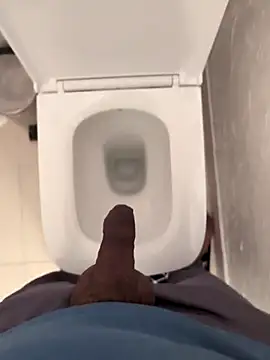 Snapshot of Elixire1 chatting on October 9, 2025, 7:58 pm Elixire1 online show from October 9, 2025, 7:58 pm