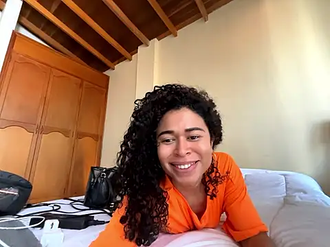 Snapshot of GabriSaenz chatting on January 16, 2026, 2:21 pm GabriSaenz online show from January 16, 2026, 2:21 pm