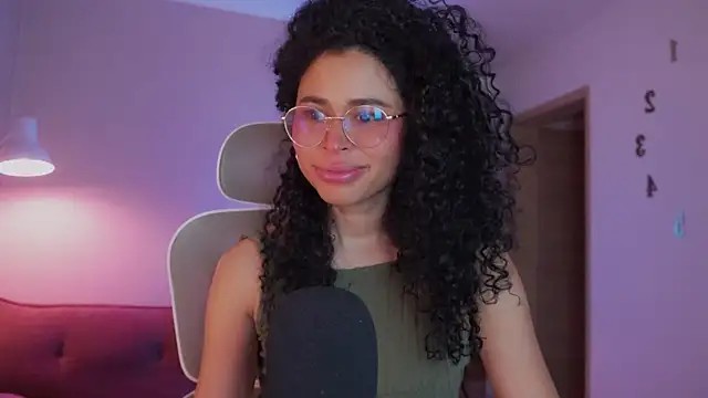 Snapshot of GabriSaenz chatting on January 31, 2025, 11:56 pm GabriSaenz online show from January 31, 2025, 11:56 pm