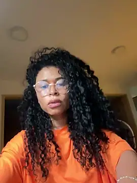 Snapshot of GabriSaenz chatting on January 16, 2025, 10:12 pm GabriSaenz online show from January 16, 2025, 10:12 pm