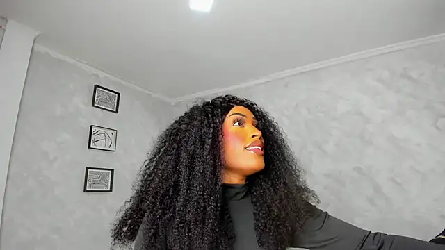 Snapshot of Emattaylor chatting on January 13, 2026, 11:58 am Emattaylor online show from January 13, 2026, 11:58 am