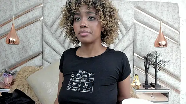 AgataRinaldi online show from October 23, 2025, 7:56 pm