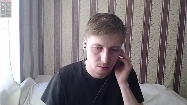 Snapshot of darienlarge chatting on March 19, 2025, 2:24 pm darienlarge online show from March 19, 2025, 2:24 pm