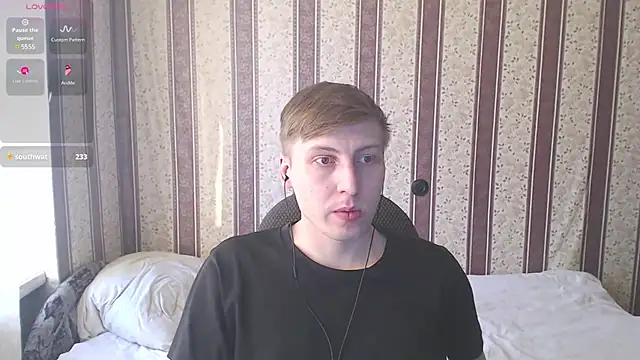 Snapshot of darienlarge chatting on March 22, 2025, 3:42 pm darienlarge online show from March 22, 2025, 3:42 pm