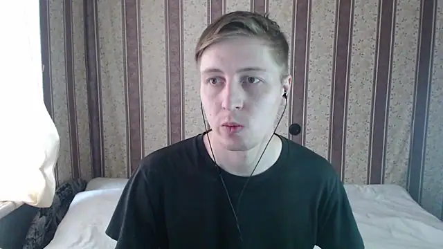 Snapshot of darienlarge chatting on March 11, 2025, 1:45 pm darienlarge online show from March 11, 2025, 1:45 pm